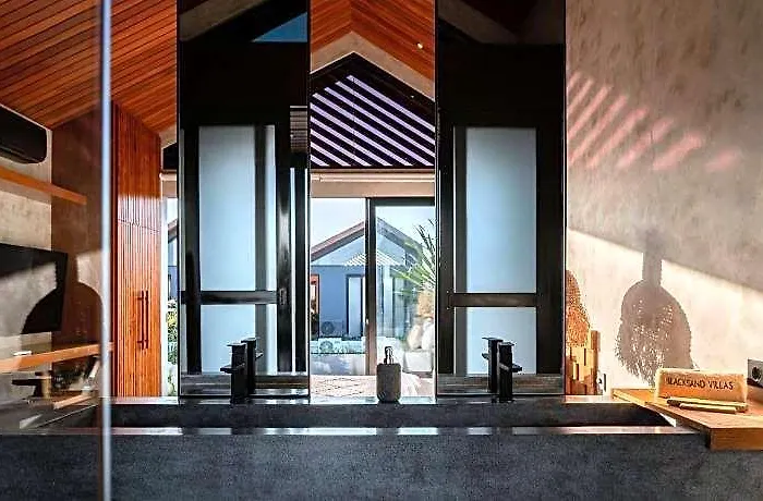 Hotel Blacksand