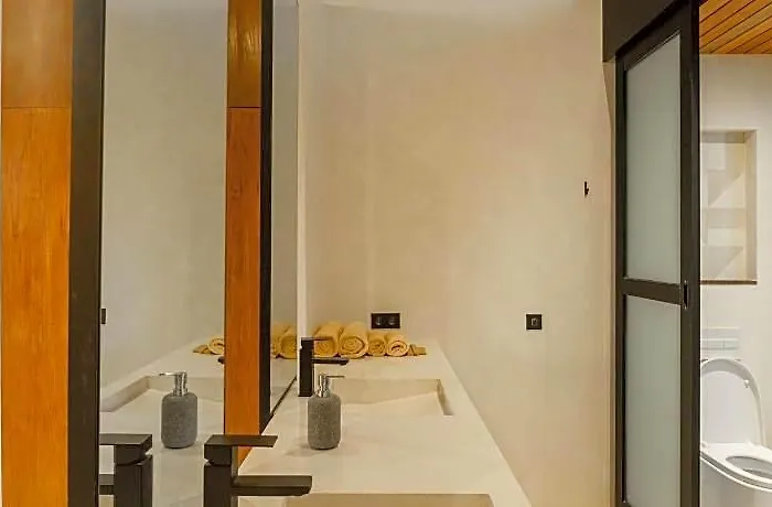 Hotel Blacksand